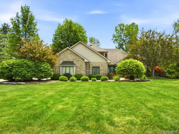 $439,900 | 2837 Shorewood Boulevard, Fort Gratiot, MI 48059