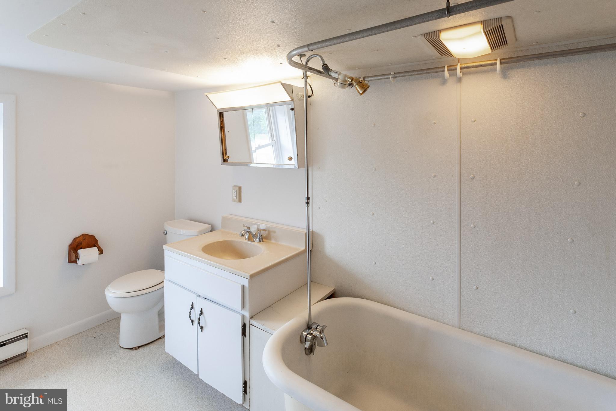 14115 Broadfording Church Road Hagerstown, MD 21740 - Photo 23 of 29 Upstairs Bath-Other