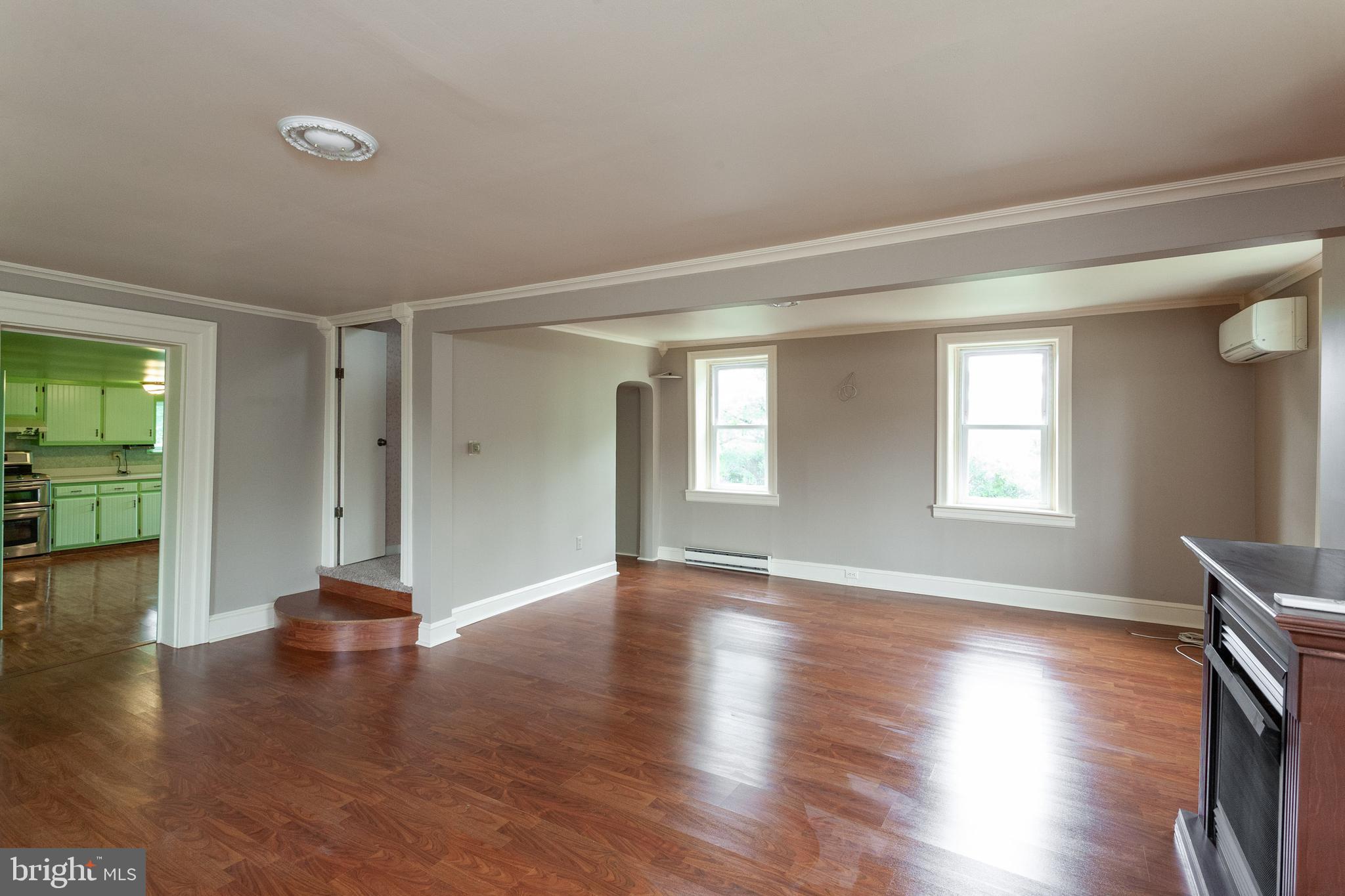 14115 Broadfording Church Road Hagerstown, MD 21740 - Photo 5 of 29 Living Room Other
