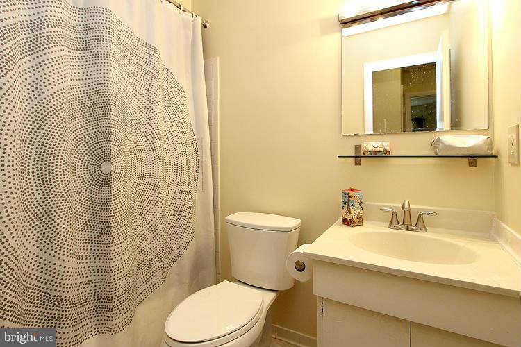 1037 Brice Road Rockville, MD 20852 - Photo 21 of 30 Bath