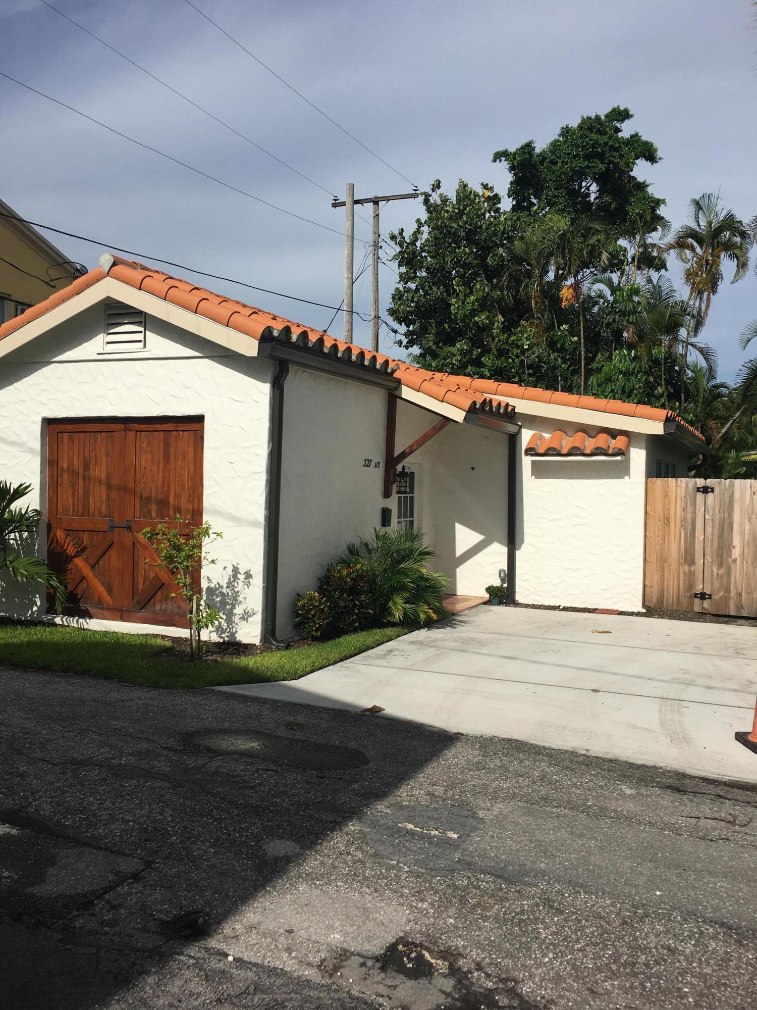 327 Dyer Road West Palm Beach, FL 33405 - Photo 12 of 15 Parking area