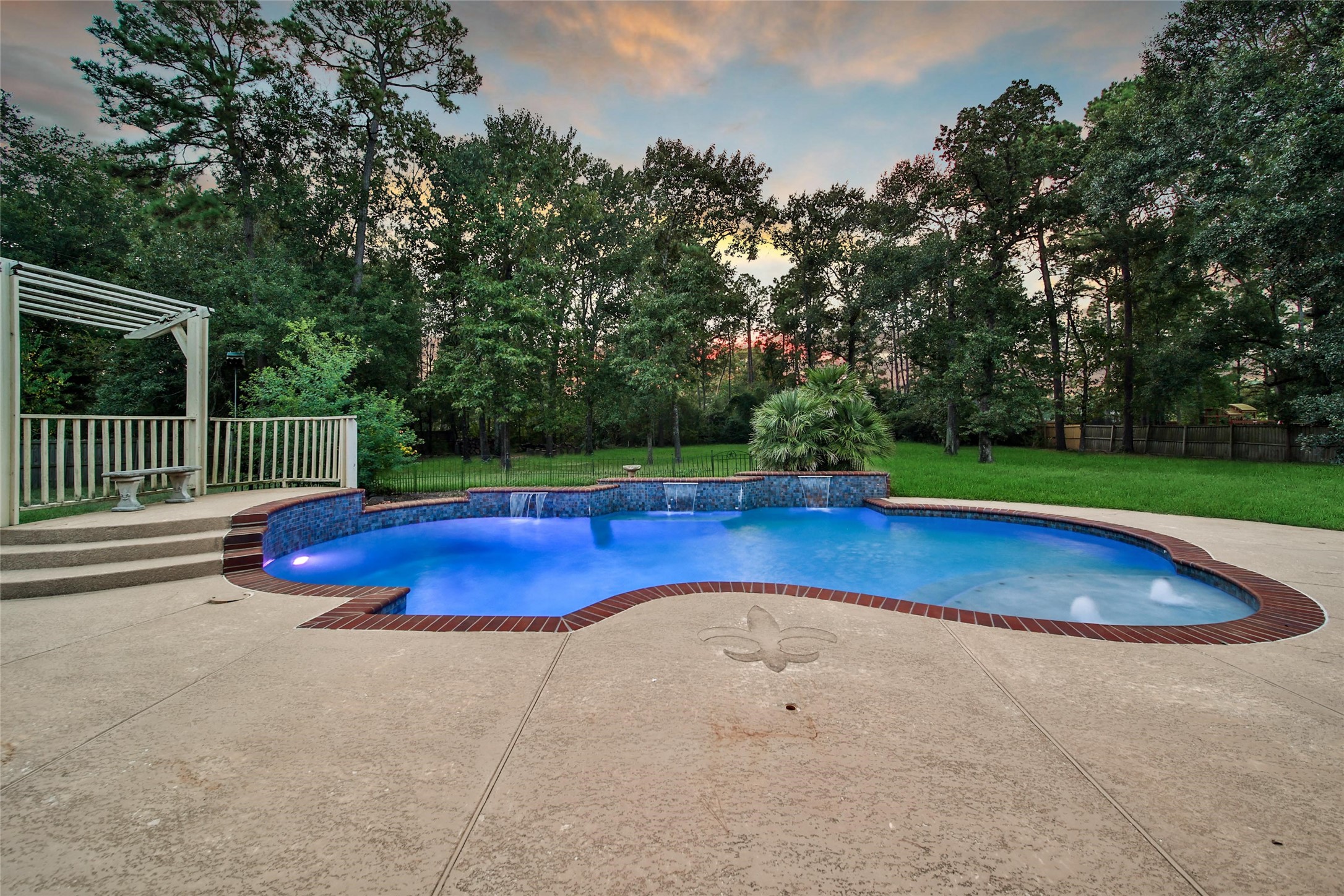 2315 Legends Gate Drive Spring, TX 77386 - Photo 42 of 50 a view of a swimming pool with a yard