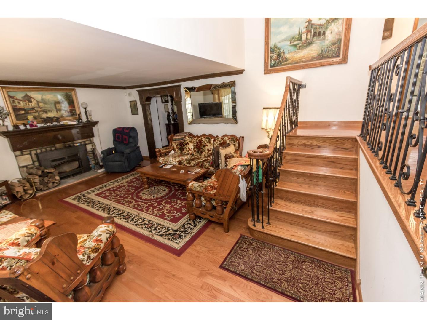 678 Lily Road Warminster, PA 18974 - Photo 9 of 24 Gallery Image 9