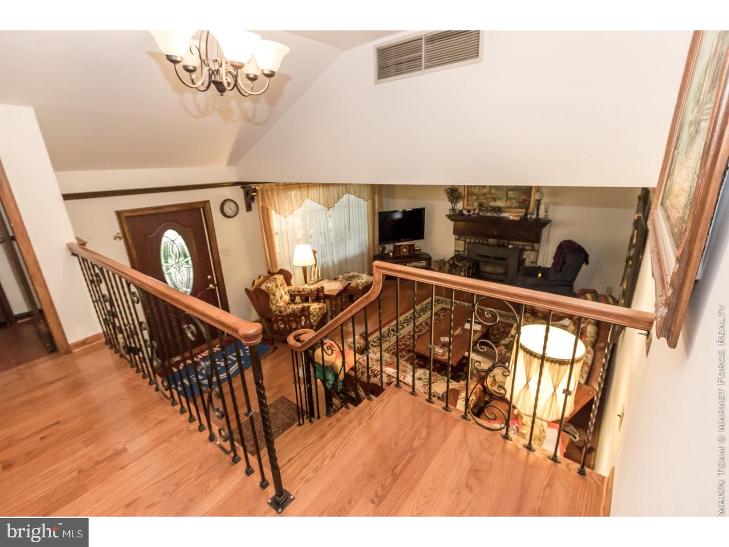 678 Lily Road Warminster, PA 18974 - Photo 10 of 24 Gallery Image 10