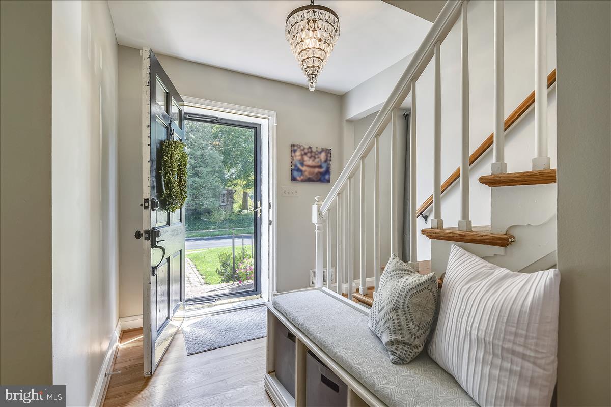 7100 Copeleigh Road Baltimore, MD 21212 - Photo 3 of 45