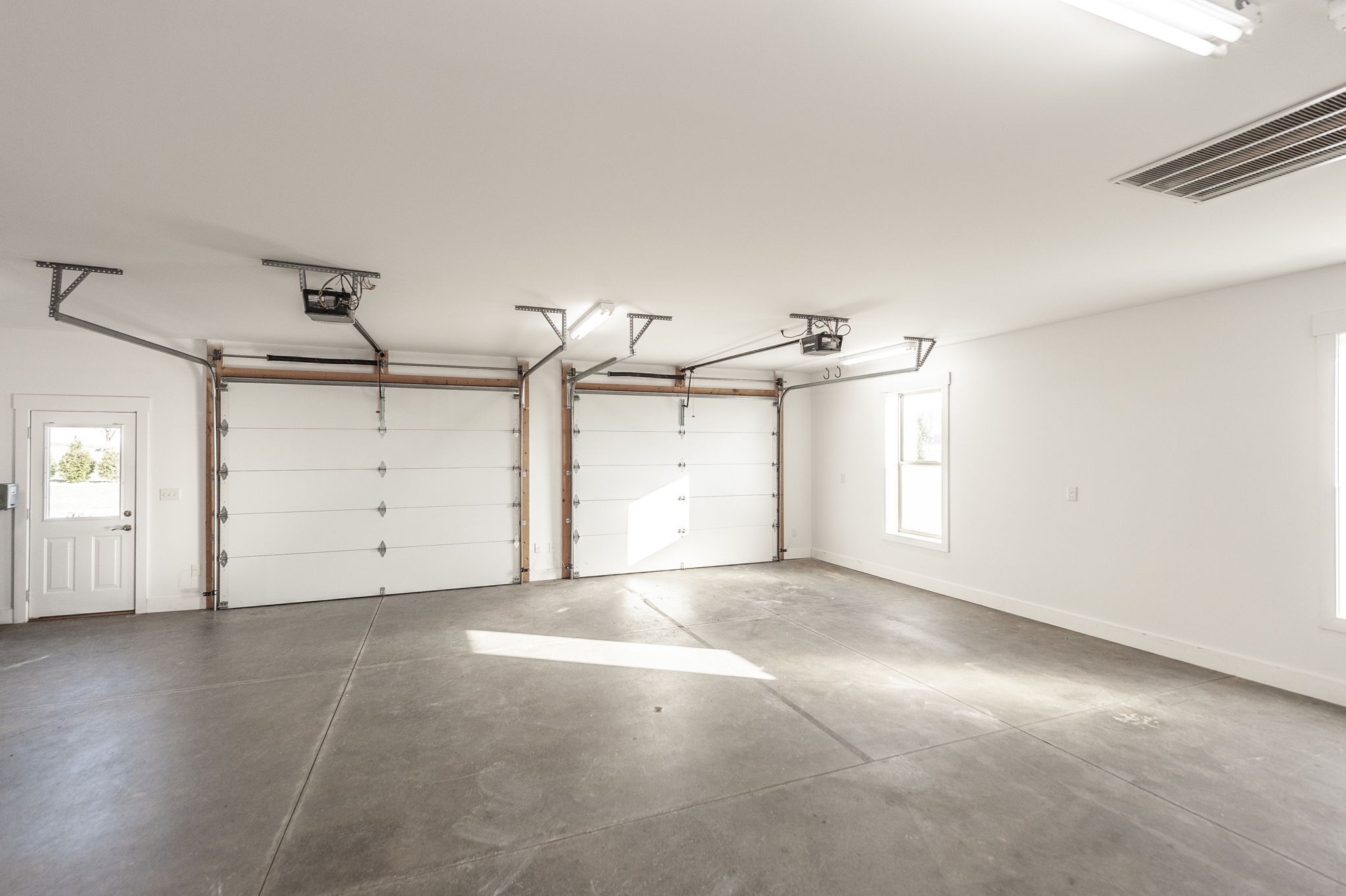 7728 Boyles Road White House, TN 37188 - Photo 57 of 60 an empty room with windows
