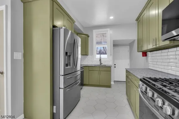 $2,700 | 123 Dodd Street, Unit 1, East Orange, NJ 07017