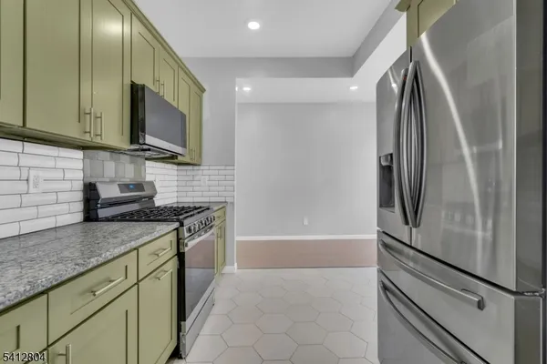 $2,700 | 123 Dodd Street, Unit 1, East Orange, NJ 07017