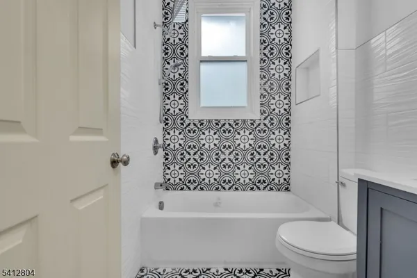 $2,700 | 123 Dodd Street, Unit 1, East Orange, NJ 07017