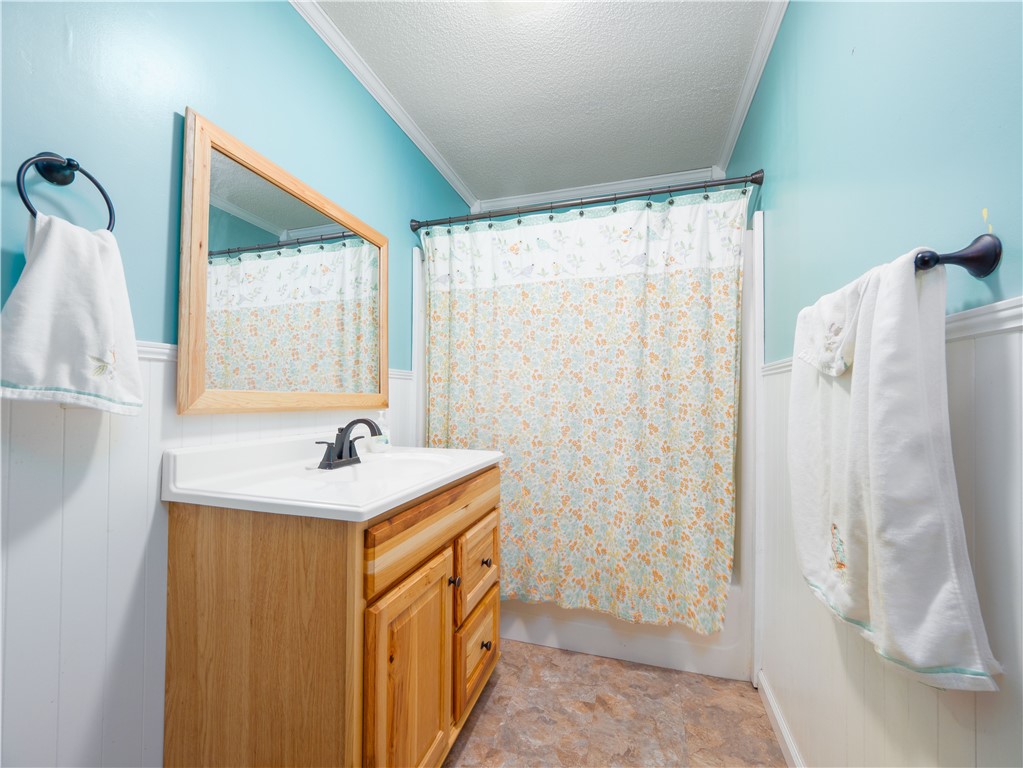 43 Dutch Road Hortense, GA 31543 - Photo 21 of 45 Guest Bathroom