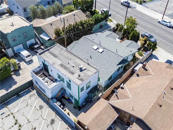 $1,350,000 | 672 Junipero Avenue, Long Beach, CA 90814