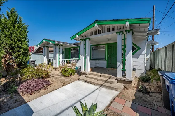 $1,350,000 | 672 Junipero Avenue, Long Beach, CA 90814