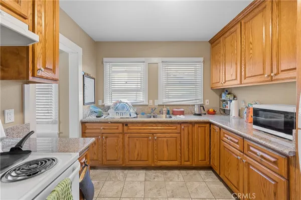 $1,350,000 | 672 Junipero Avenue, Long Beach, CA 90814