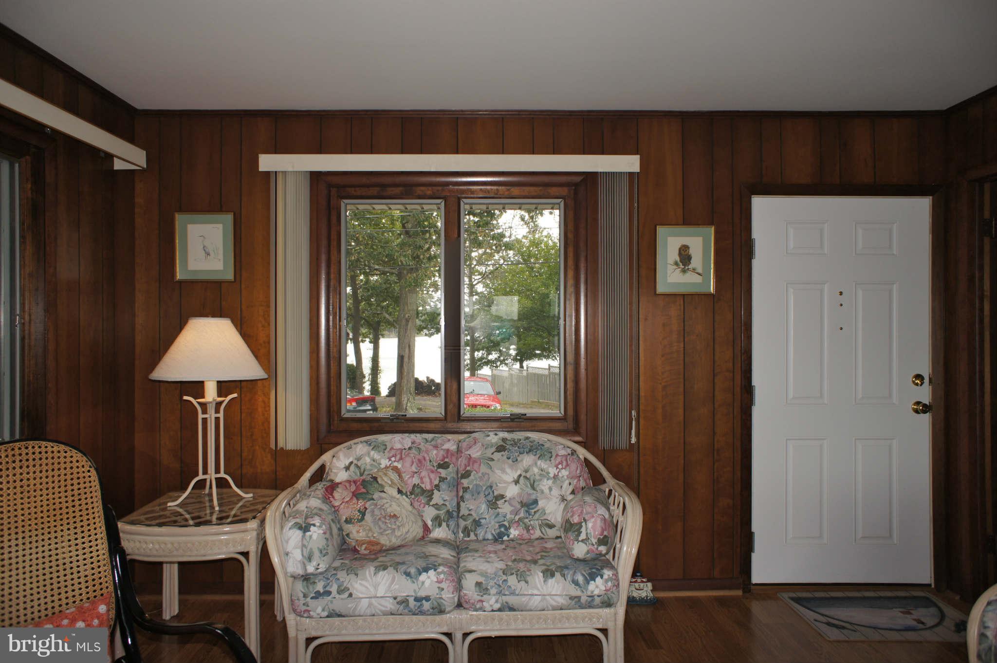 218 Long Point Road Crownsville, MD 21032 - Photo 7 of 27 Living Room