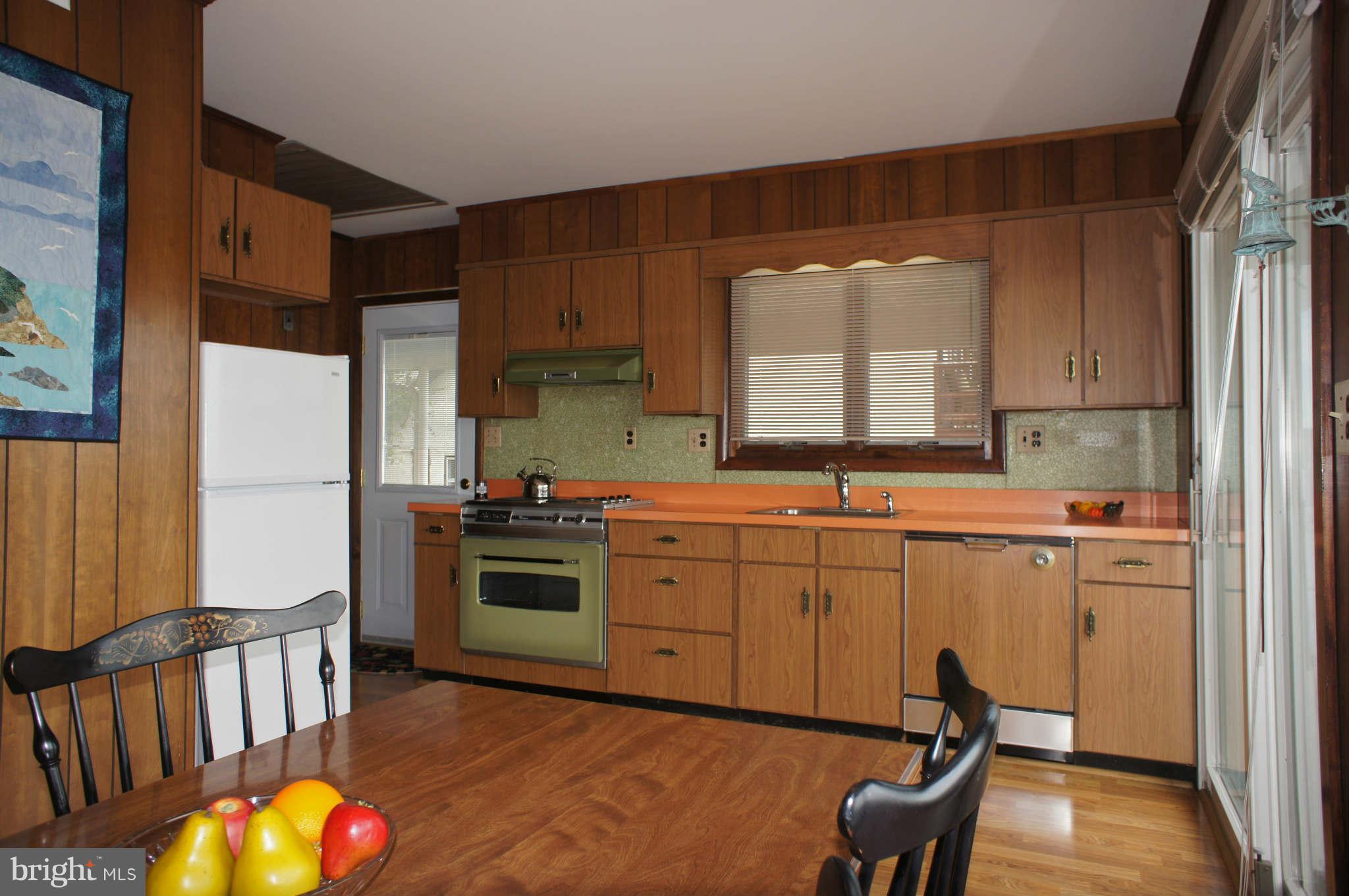 218 Long Point Road Crownsville, MD 21032 - Photo 9 of 27 Kitchen