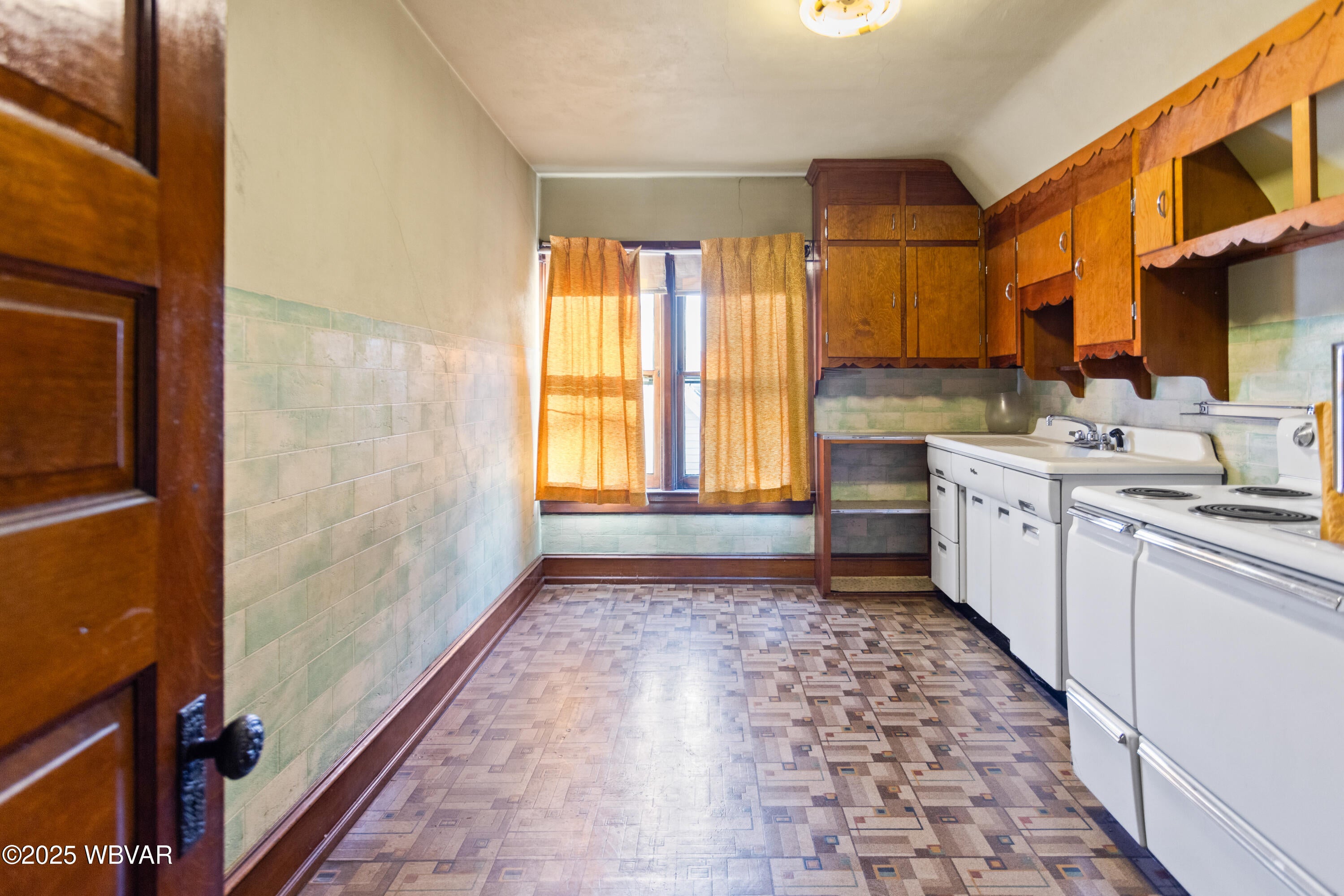 316 Rural Avenue Williamsport, PA 17701 - Photo 25 of 53 CD6A7556