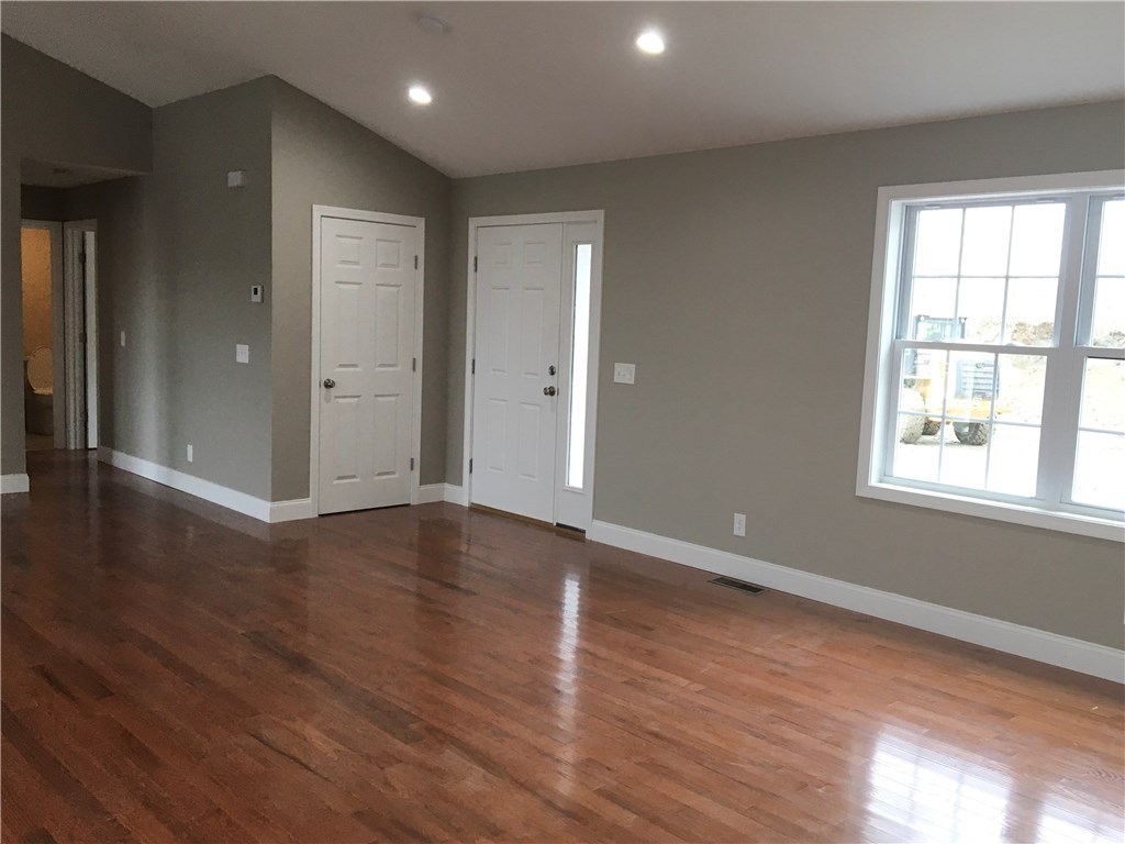 48 Nicholas Drive Woonsocket, RI 02895 - Photo 5 of 16 Gallery Image 5