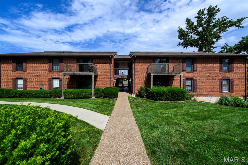 5555 Heintz Road, Unit 10 St. Louis, MO 63129 - Photo 1 of 30 Gallery Image 1