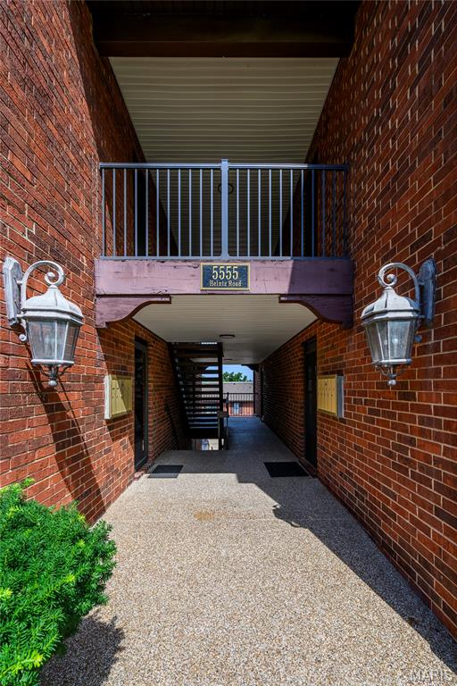 5555 Heintz Road, Unit 10 St. Louis, MO 63129 - Photo 2 of 30 Gallery Image 2