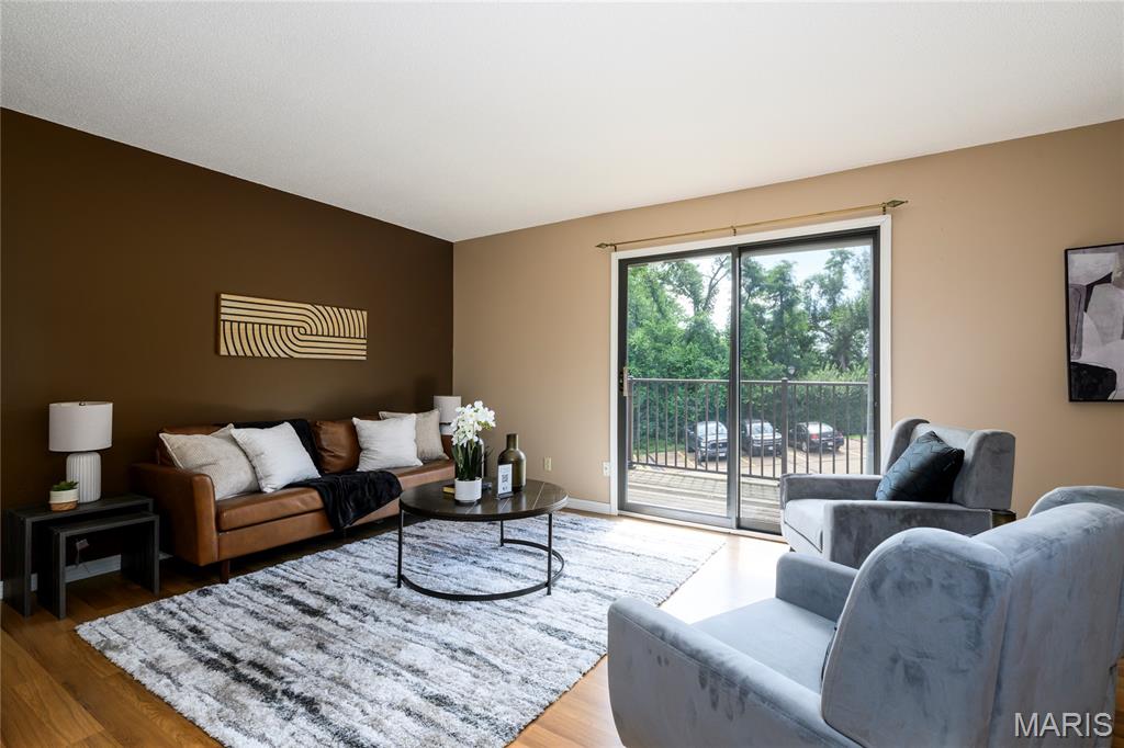 5555 Heintz Road, Unit 10 St. Louis, MO 63129 - Photo 4 of 30 Gallery Image 4