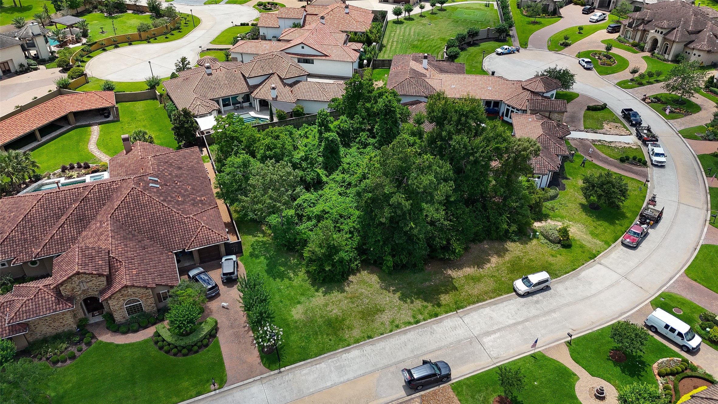 39 Post Shadow Estate Drive Spring, TX 77389 - Photo 8 of 19 an aerial view of multiple houses with yard