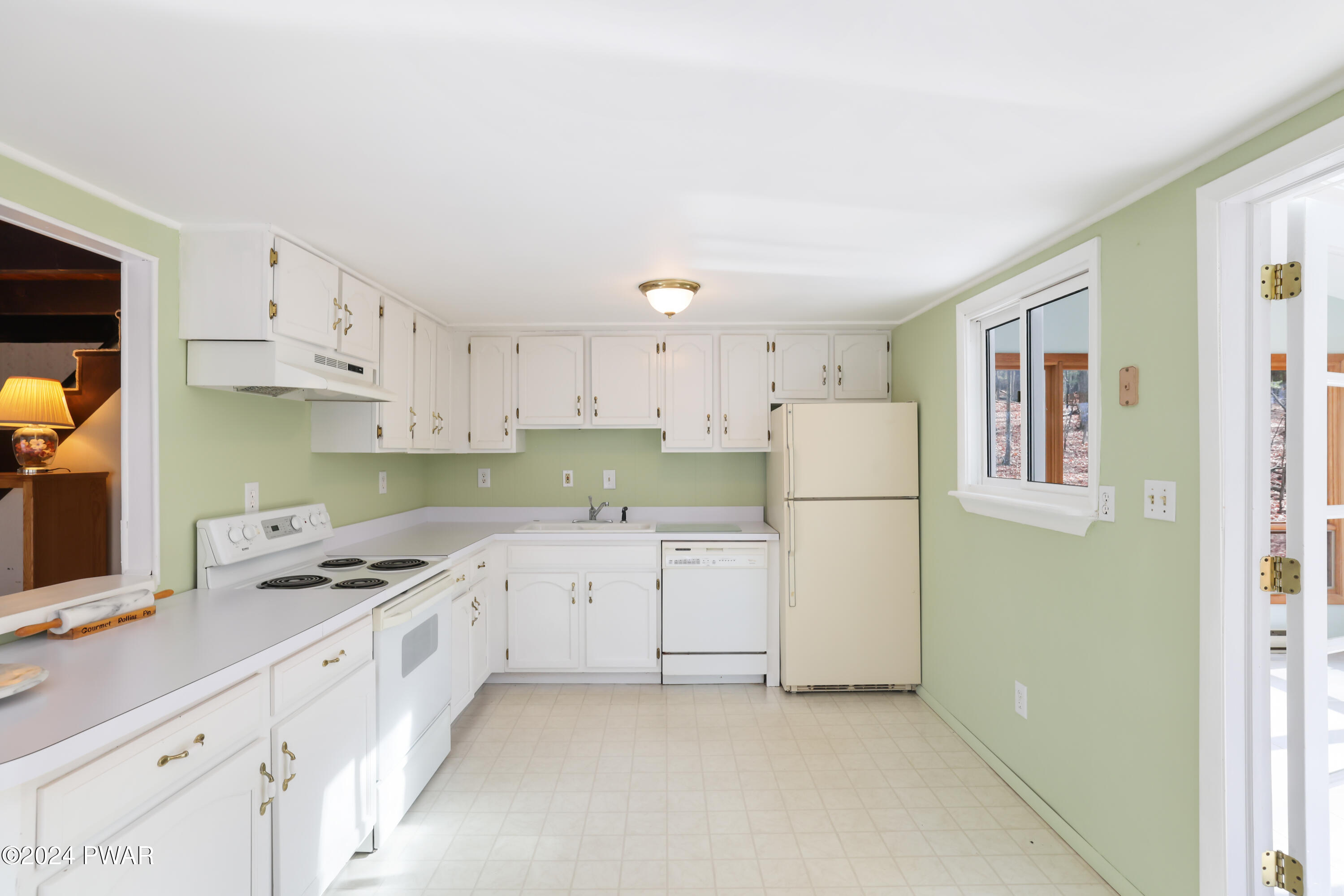 100 Cedar Ridge Road Hawley, PA 18428 - Photo 10 of 61 Kitchen