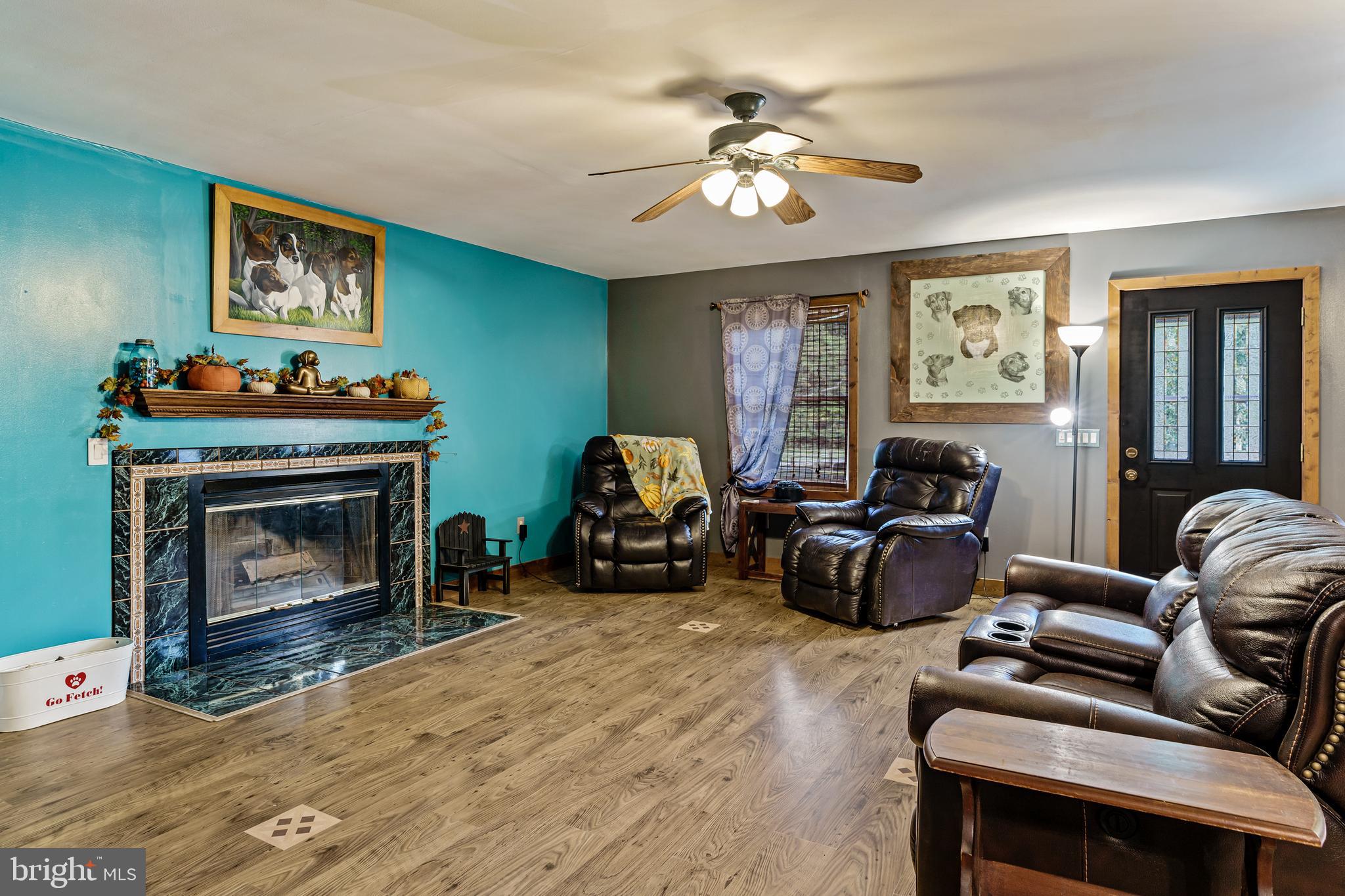 77 Kerlin Road Salem, NJ 08079 - Photo 17 of 44 Family room with wood burning fire place