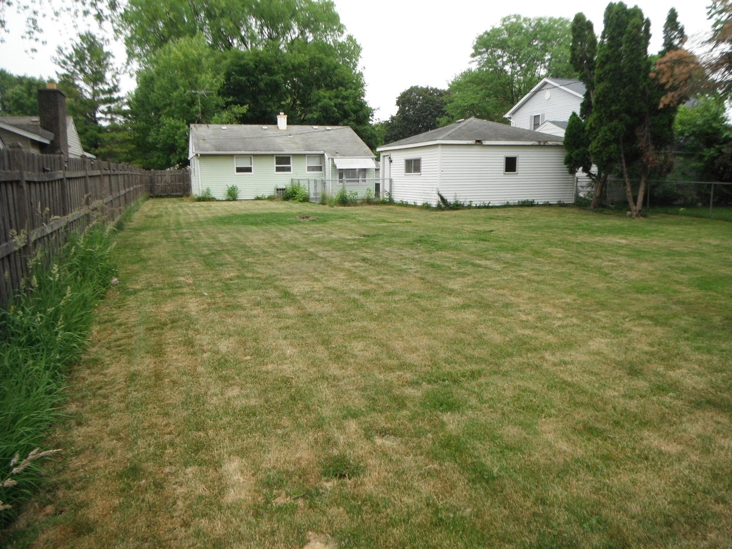 2203 Sigwalt Street Rolling Meadows, IL 60008 - Photo 3 of 11