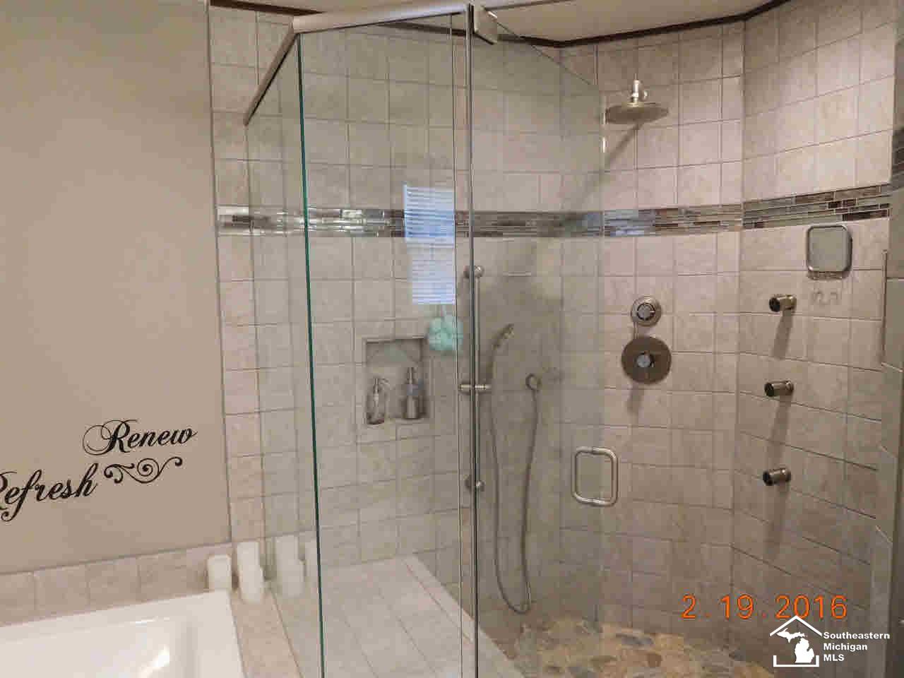 1376 Baldwin Road Monroe, MI 48162 - Photo 18 of 37 20459808-17.JPG