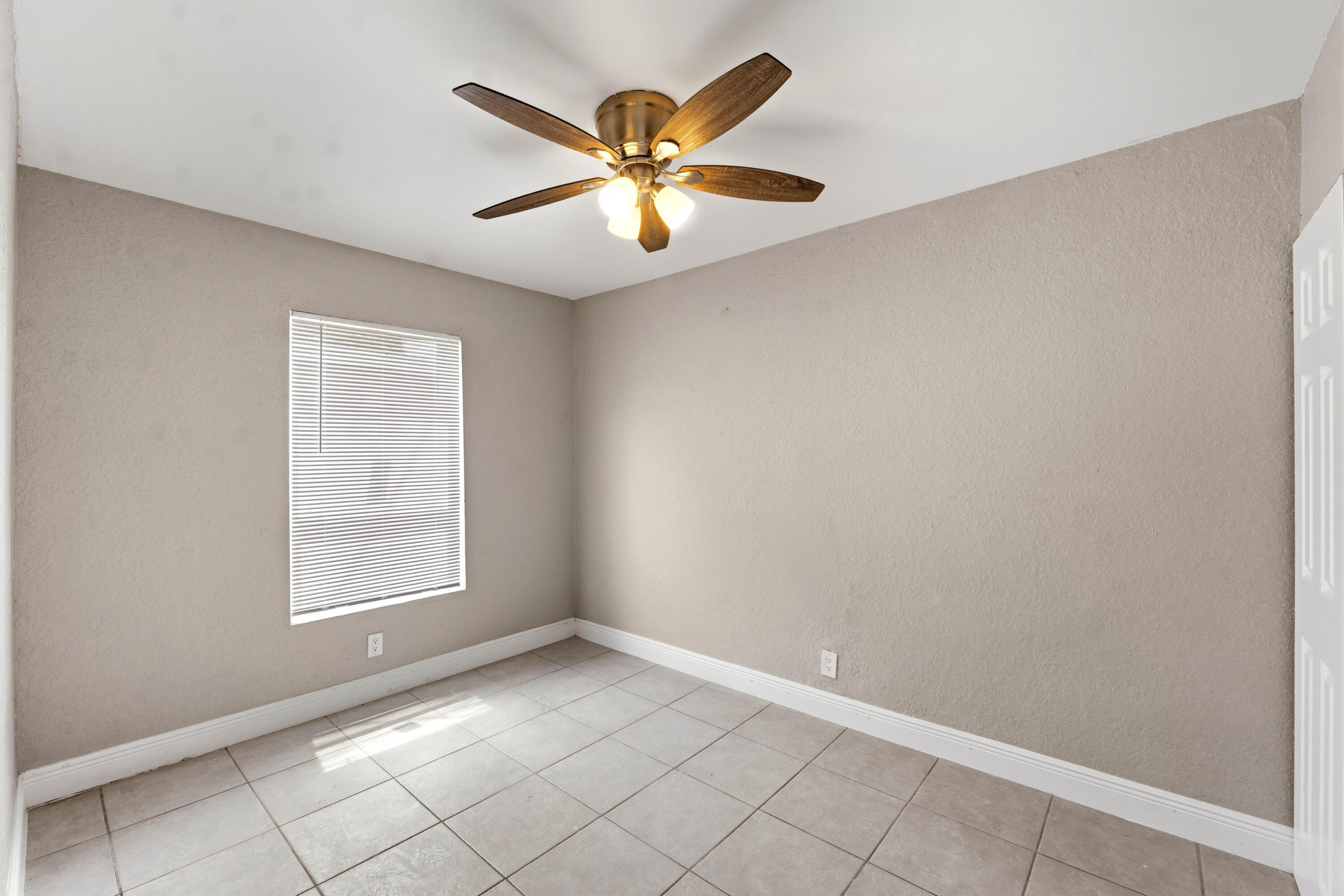 166 Southwest 3rd Street, Unit AD Deerfield Beach, FL 33441 - Photo 18 of 33 166 SW 3rd St_014
