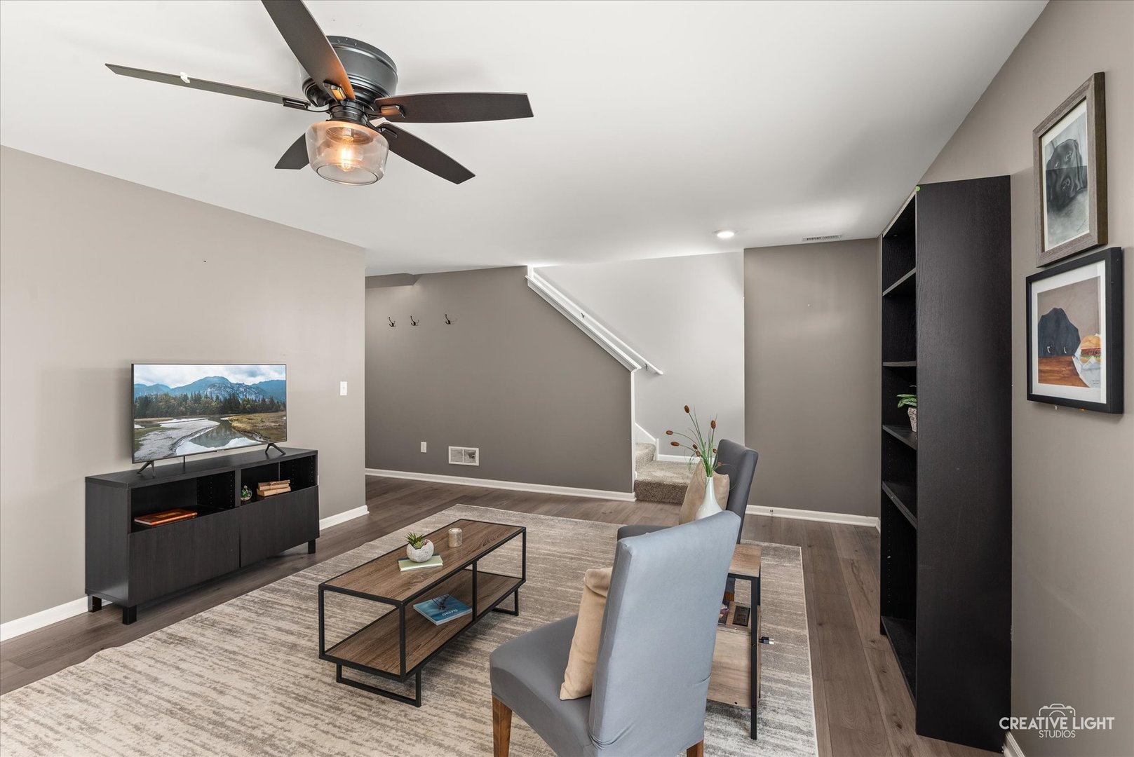 544 Comstock Road South Elgin, IL 60177 - Photo 3 of 19 Gallery Image 3
