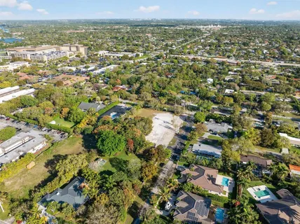 $6,700,000 | 9232 Southwest 84th Avenue, Miami, FL 33156