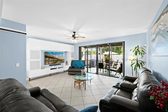 $370,000 | 630 Northeast 20th Lane, Boynton Beach, FL 33435