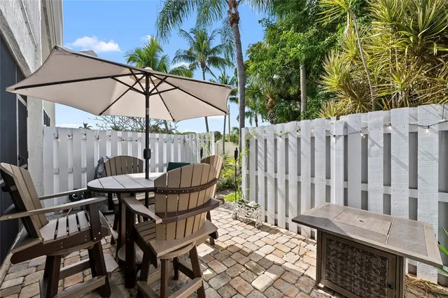 $370,000 | 630 Northeast 20th Lane, Boynton Beach, FL 33435