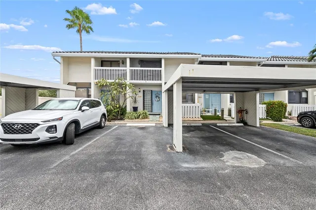 $370,000 | 630 Northeast 20th Lane, Boynton Beach, FL 33435