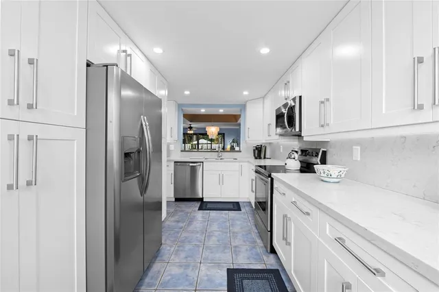 $370,000 | 630 Northeast 20th Lane, Boynton Beach, FL 33435