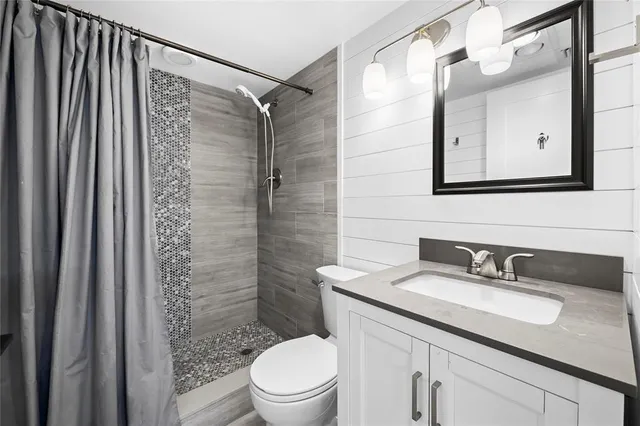 $370,000 | 630 Northeast 20th Lane, Boynton Beach, FL 33435