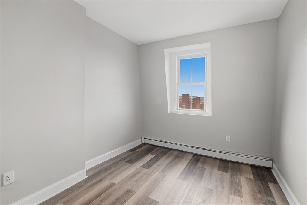 164 High Street, Unit 402 Holyoke, MA 01040 - Photo 10 of 11