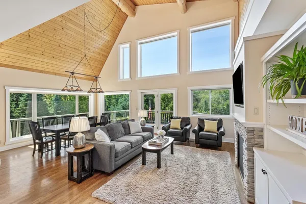 $1,799,000 | 8800 Sunset Trail, Chanhassen, MN 55317