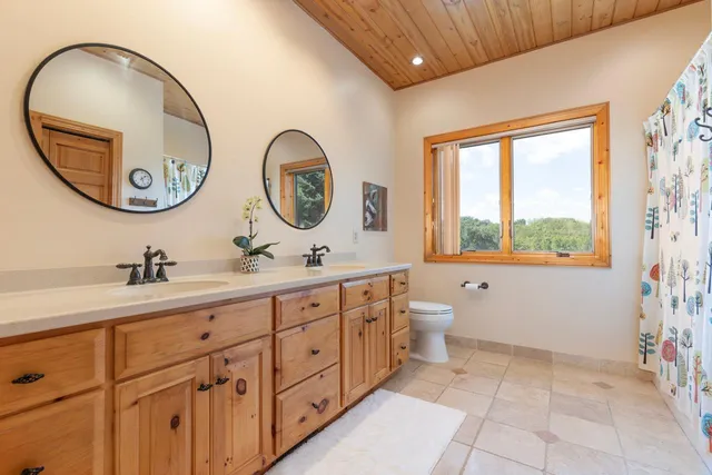 $1,799,000 | 8800 Sunset Trail, Chanhassen, MN 55317