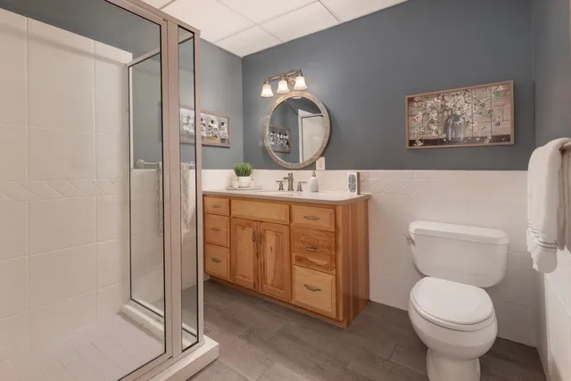 $1,799,000 | 8800 Sunset Trail, Chanhassen, MN 55317