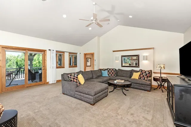 $1,799,000 | 8800 Sunset Trail, Chanhassen, MN 55317