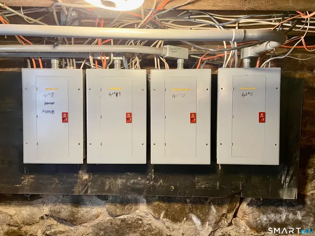 a view of utility room