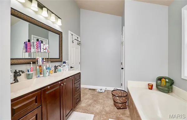 $465,000 | 146 Knob Creek Lane, O'Fallon, IL 62269