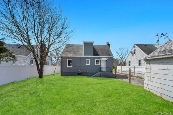 $719,000 | 108 Lido Parkway, Lindenhurst, NY 11757