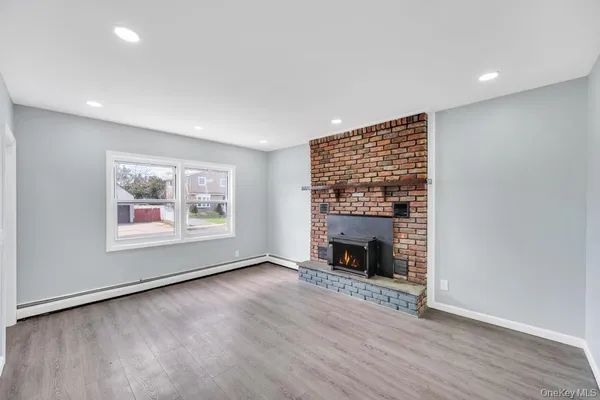 $719,000 | 108 Lido Parkway, Lindenhurst, NY 11757