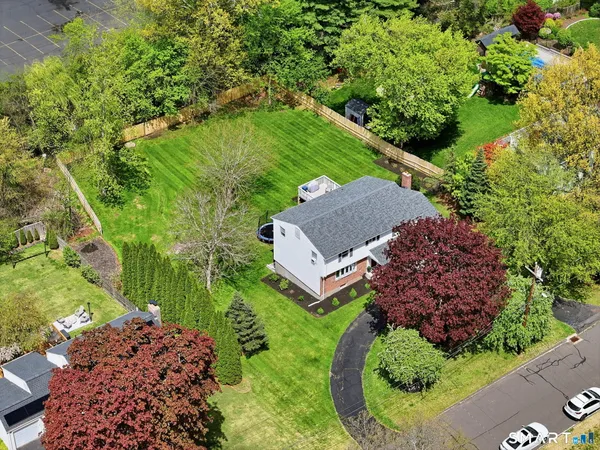 $549,900 | 25 Toll Gate Road, Wethersfield, CT 06109