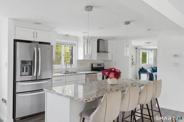 $549,900 | 25 Toll Gate Road, Wethersfield, CT 06109