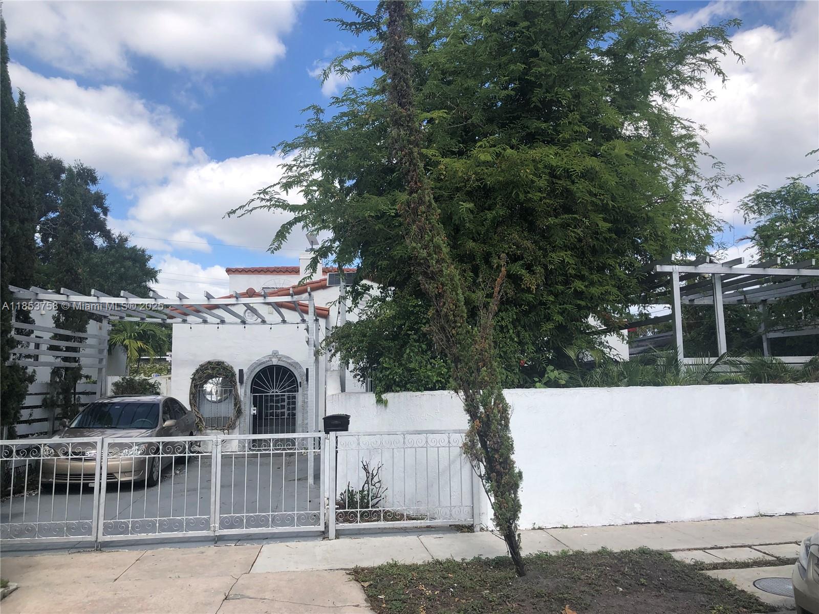 1619 Southwest 13th Street Miami, FL 33145 - Photo 40 of 46 a view of a outdoor space