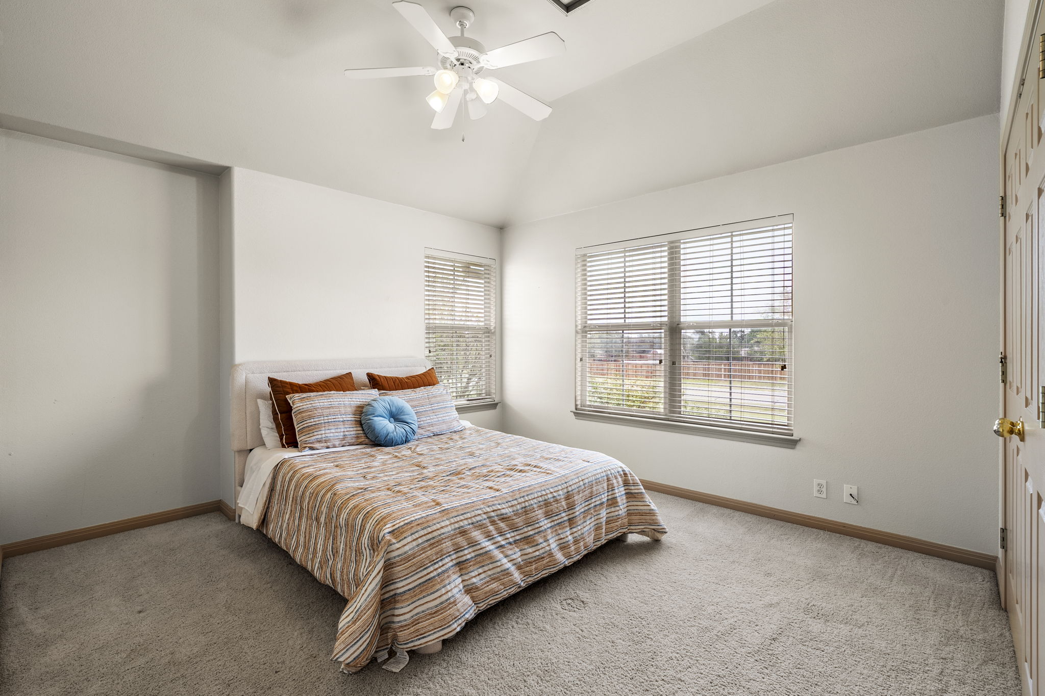 101 Landons Way Georgetown, TX 78633 - Photo 18 of 32 Upstairs bedroom